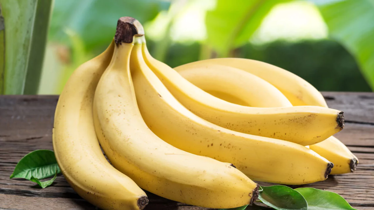 21 Yellow Fruits – Some May be New to You! 1 Bananas