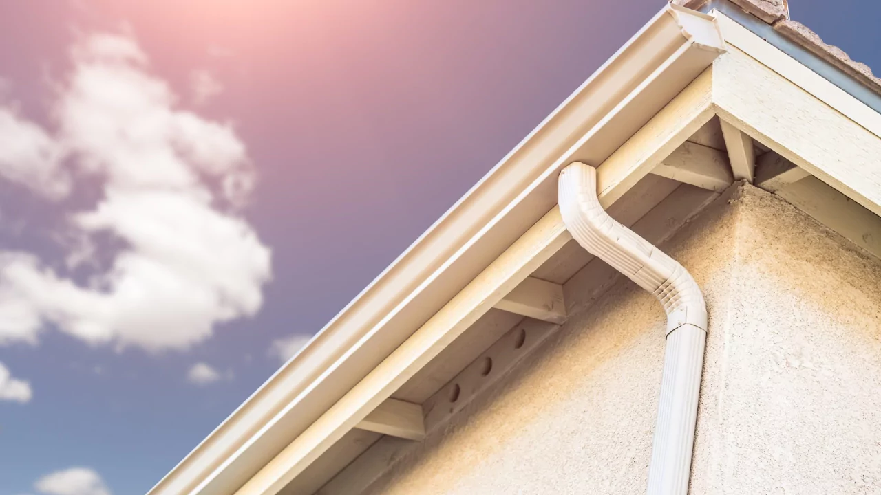 Vinyl Vs Aluminum Gutters: Which Are Better? 5 Affordable Vinyl gutters