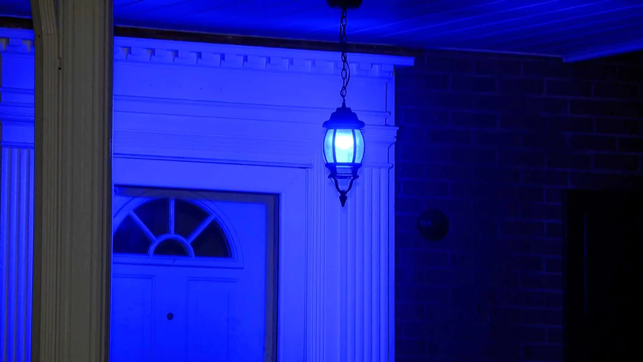 Porch Light Colors: What Do They Mean? 1 Blue porch light