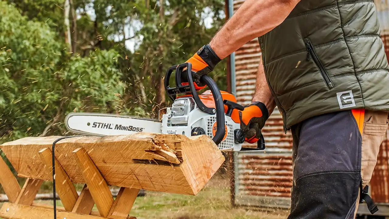 The Best Way to Store a Chainsaw Without the Oil Leaking
