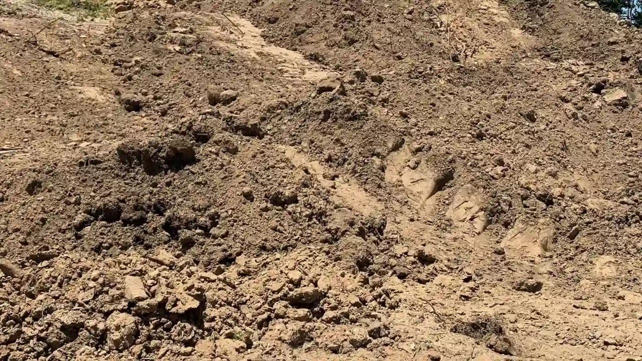 Will Grass Grow in Fill Dirt? 1 Fill dirt