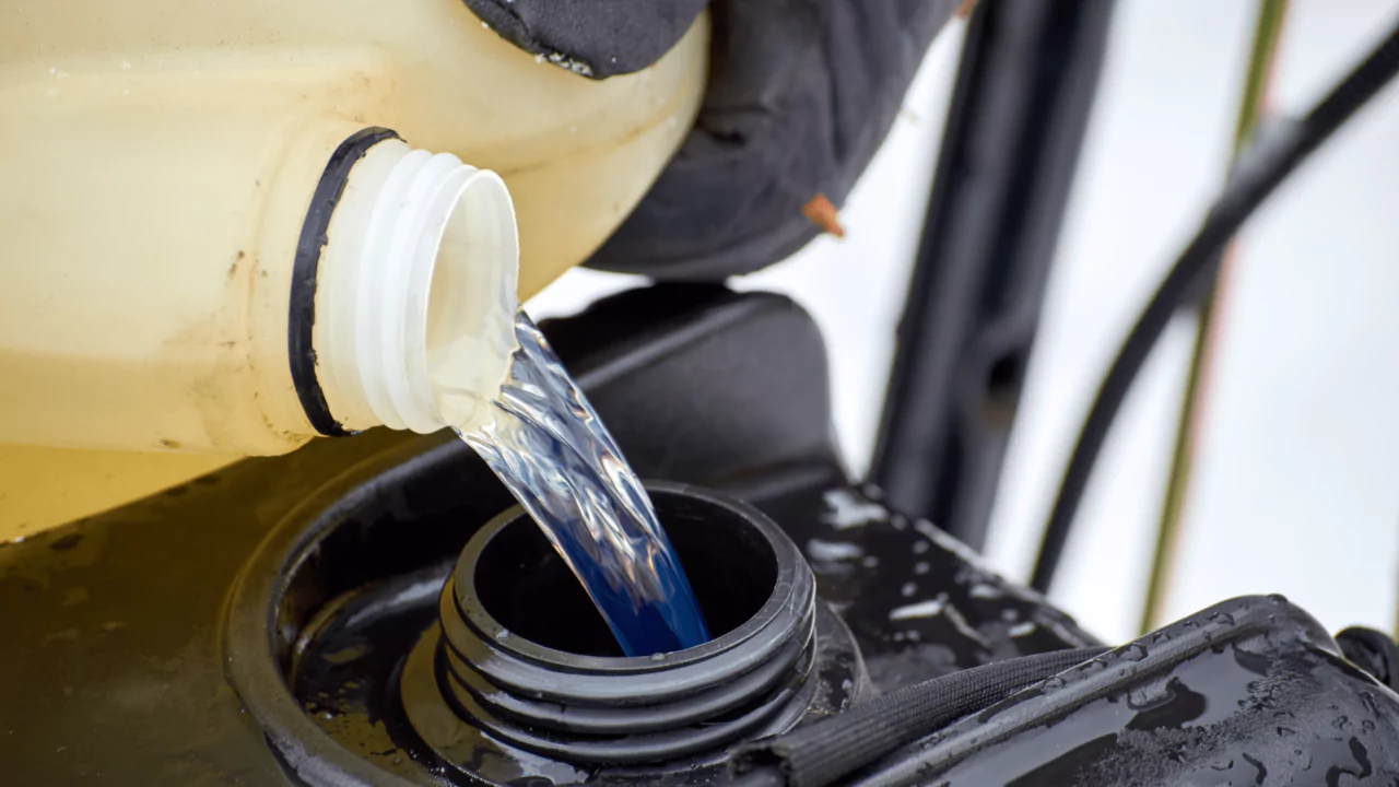 How Much Gas Does a Snowblower Use? 3 How to buy gas for a snowblower 1