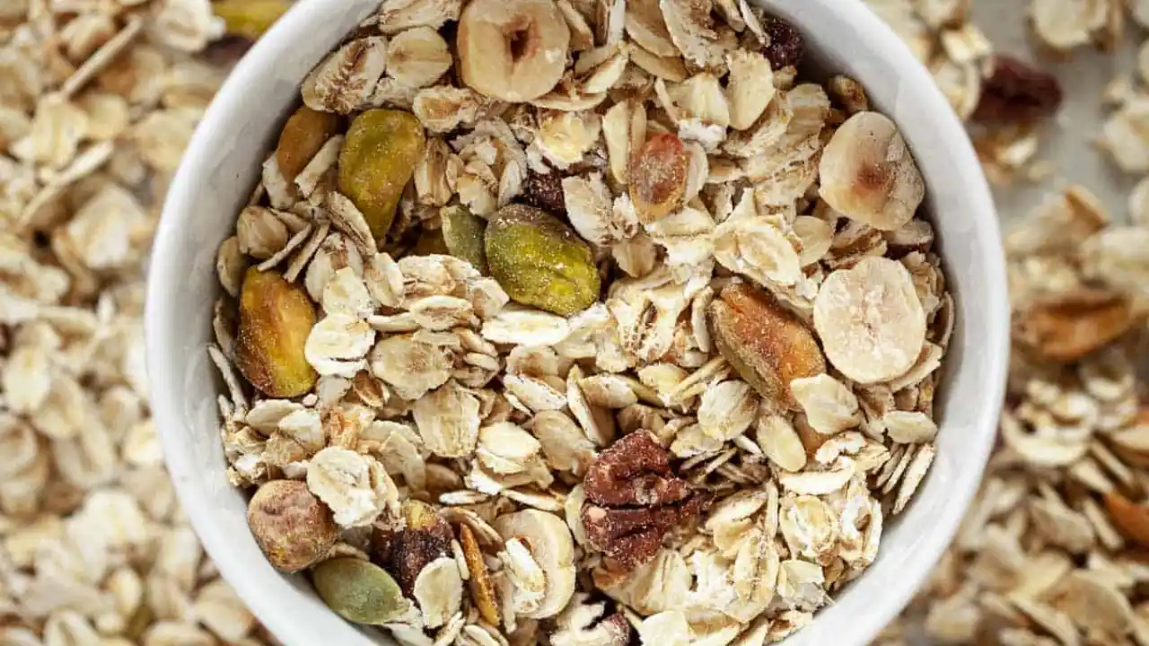 Can Wild Birds Eat Breakfast Cereal? (12 Cereals Covered) 4 Muesli