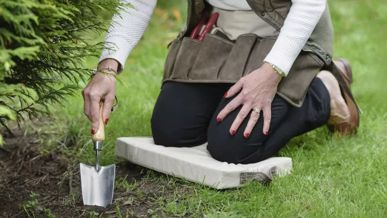 Best Garden Kneeler And Stool 2 Best Garden Kneeler And Stool