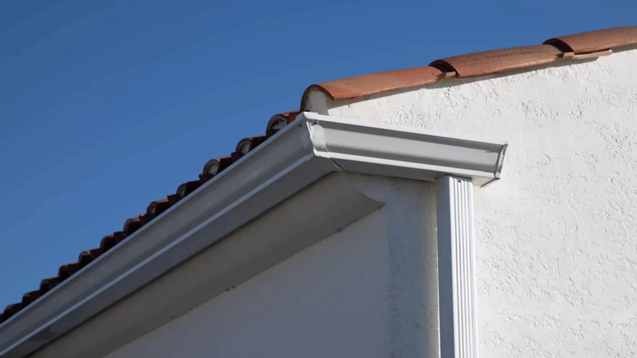 Which Is Best Seamless Gutters vs Traditional Gutters