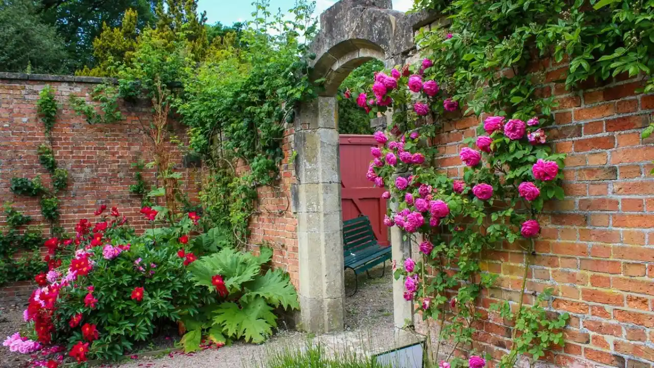 25 Garden Wall Ideas That You’ll Love 1 Brick Garden Wall