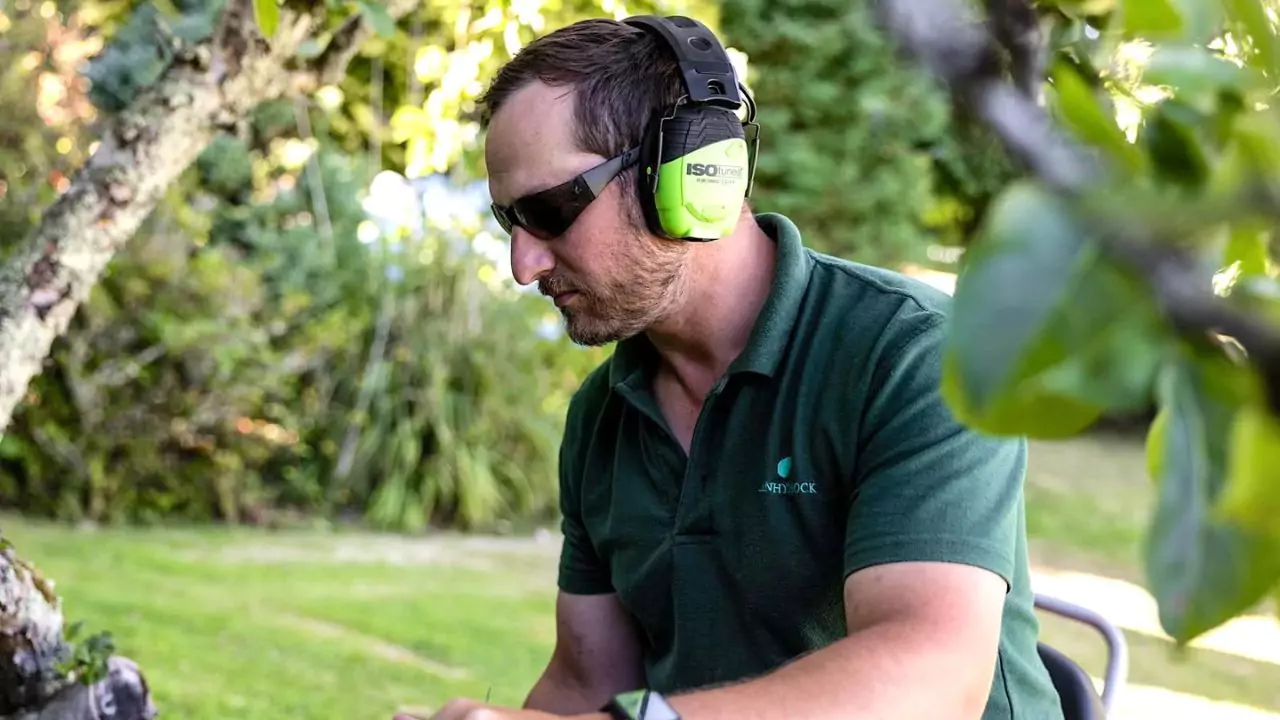 10 of the Best Gardening Ear Defenders 2 Buyers guide for gardening ear defenders