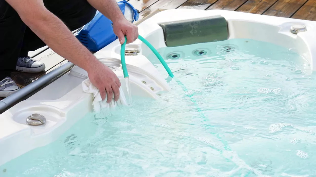 11 Amazing Outdoor Bathtub Ideas 9 Cleaning outdoor bathtub