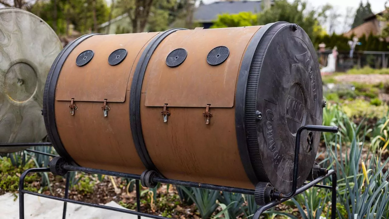 Where to Place a Compost Tumbler 1 Compost tumbler needs a flat ground