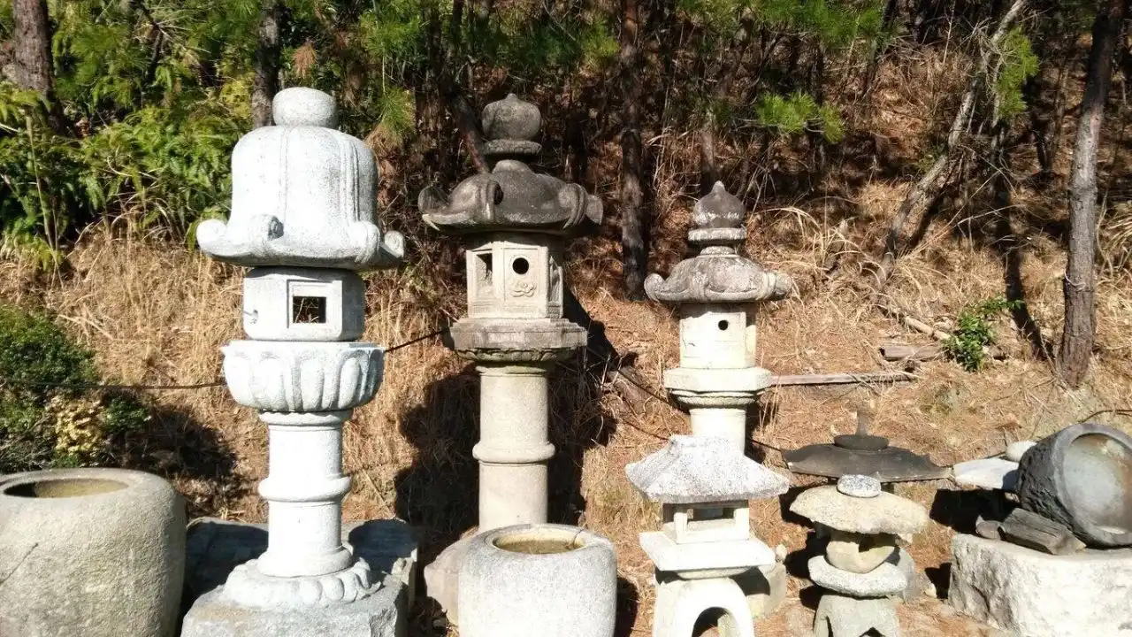 Japanese Stone Lanterns History Explained 2 Japanese stone lantern