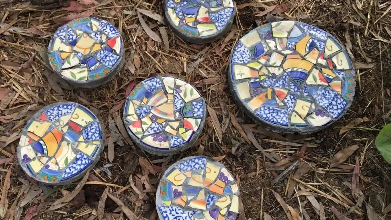 9 Amazing Garden Mosaic Ideas 3 Mosaic stepping stones