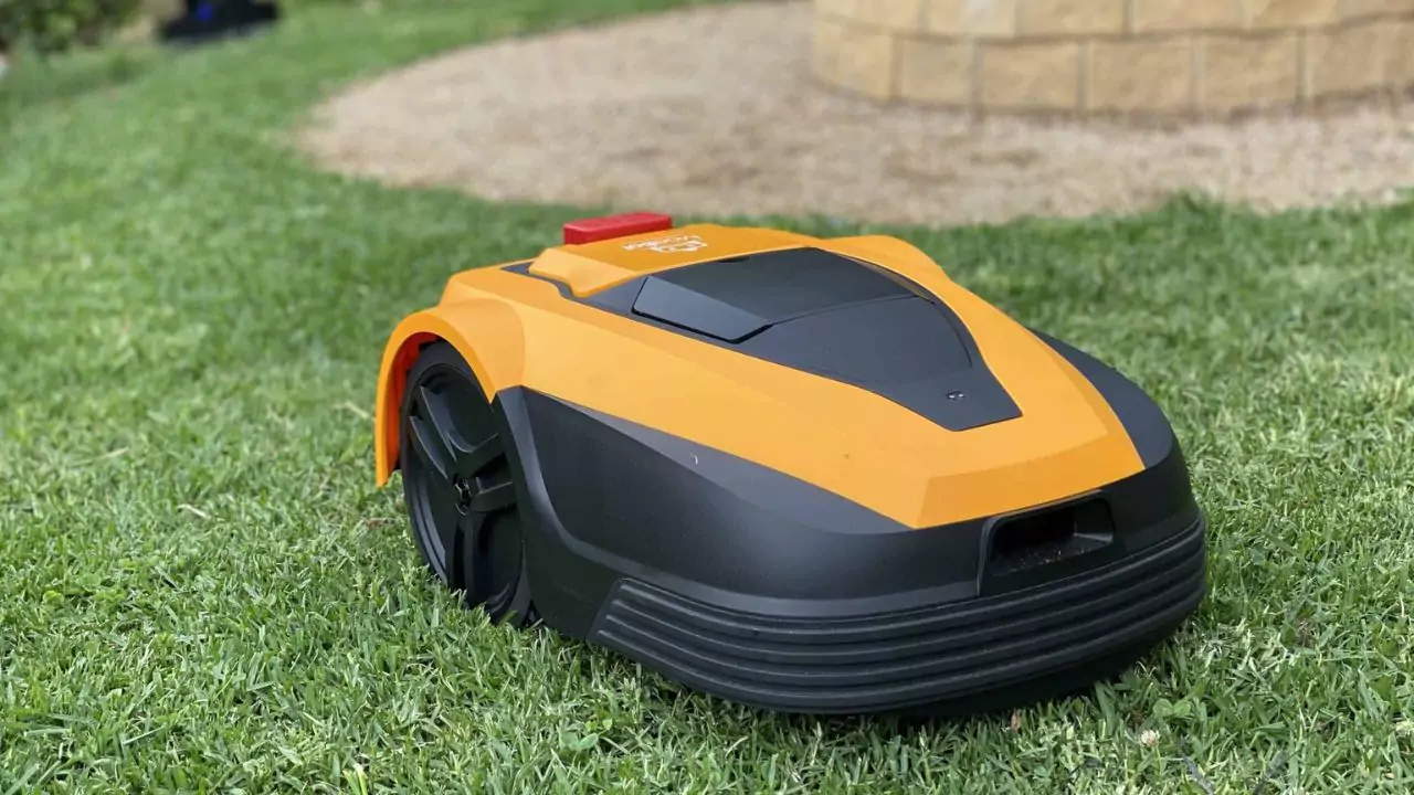 Can Robot Mowers Go Over Paths? 4 Robot mowers paths 1