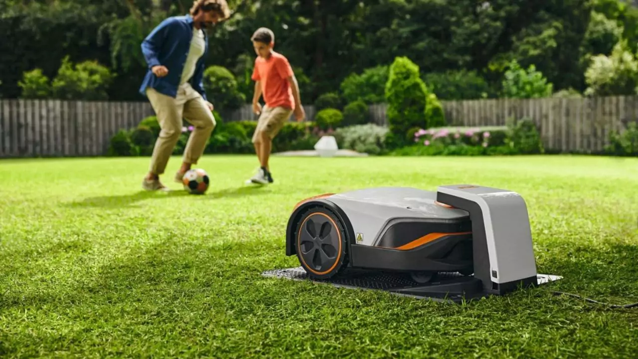 How Expensive Are Robotic Mowers to Run? 6 Robotic Lawnmower Trims the Edge