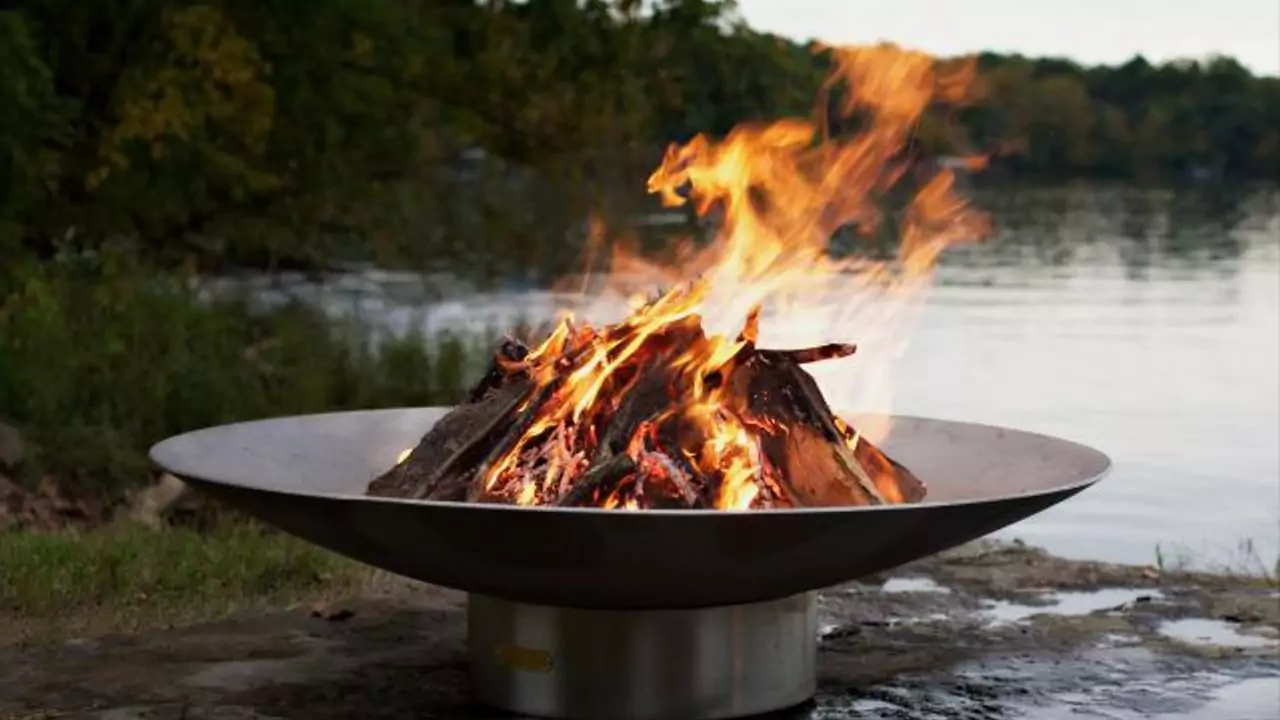 Caution When Using Lava Rock in a Fire Pit 4 Steel fire pit