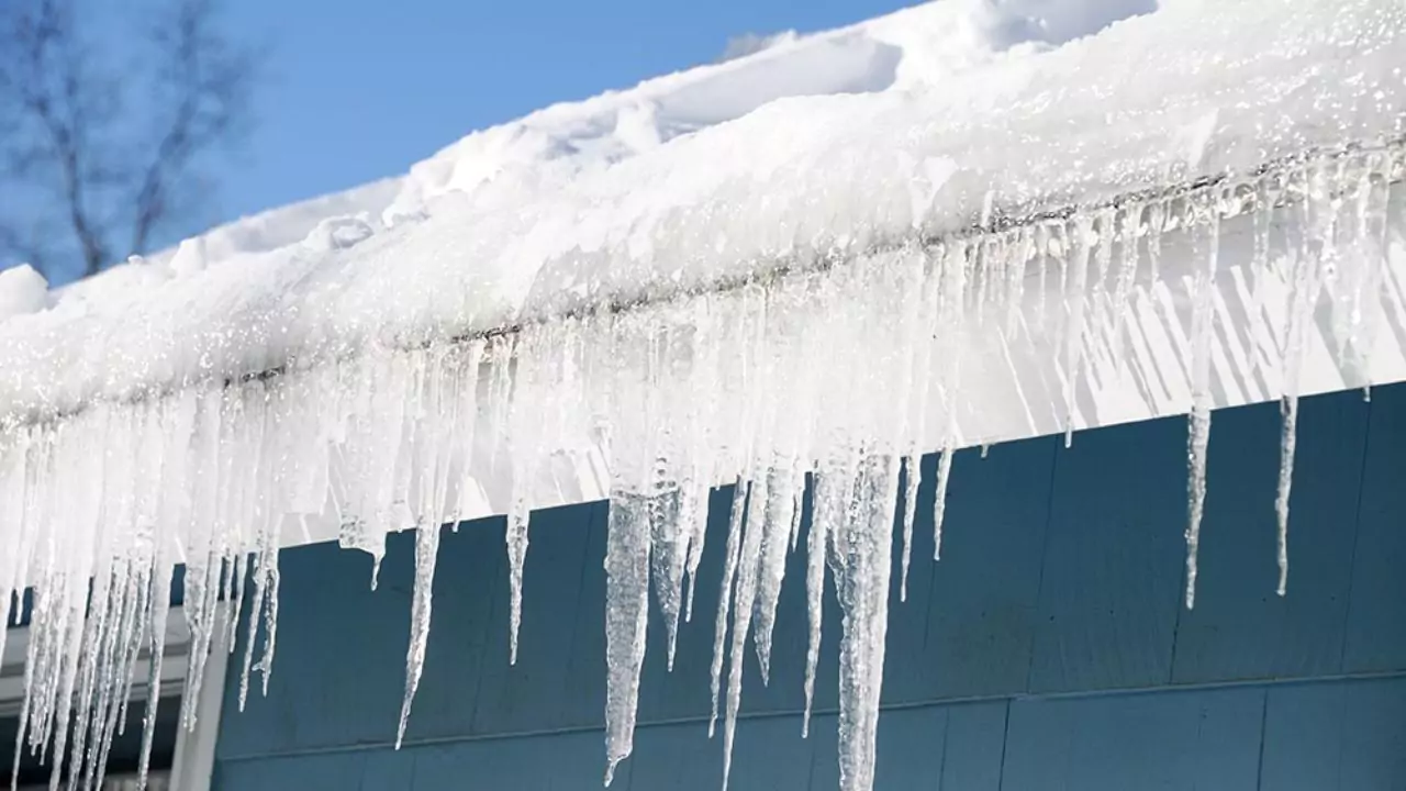 How To Prevent Gutters From Freezing In Winter? 1 Why do gutters freeze