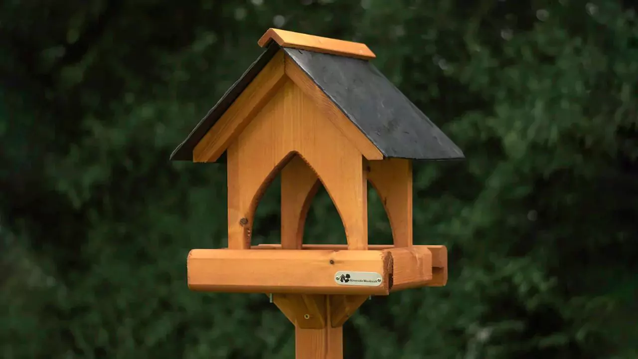 Tier Bird Table